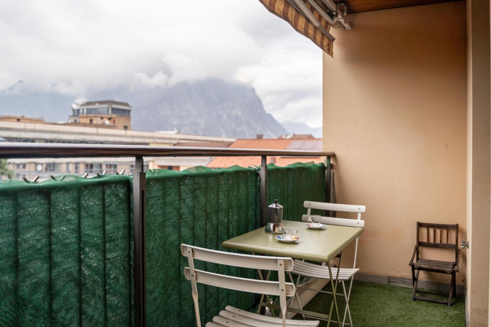 Spacious Bright Apartment Near City Center And Como Lake With Air Conditioning Lecco Kültér fotó
