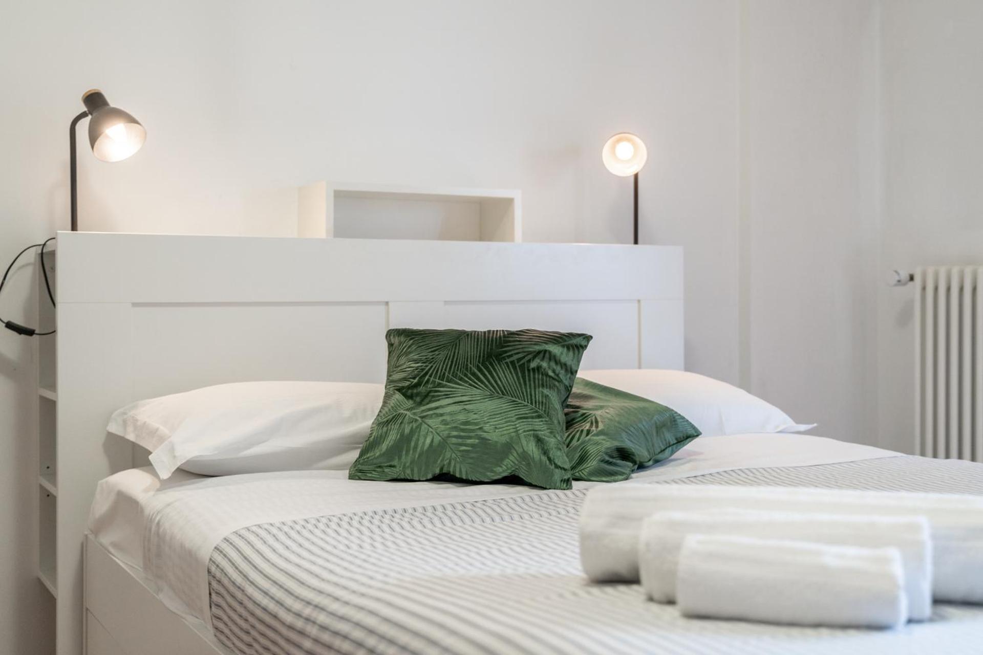 Spacious Bright Apartment Near City Center And Como Lake With Air Conditioning Lecco Kültér fotó