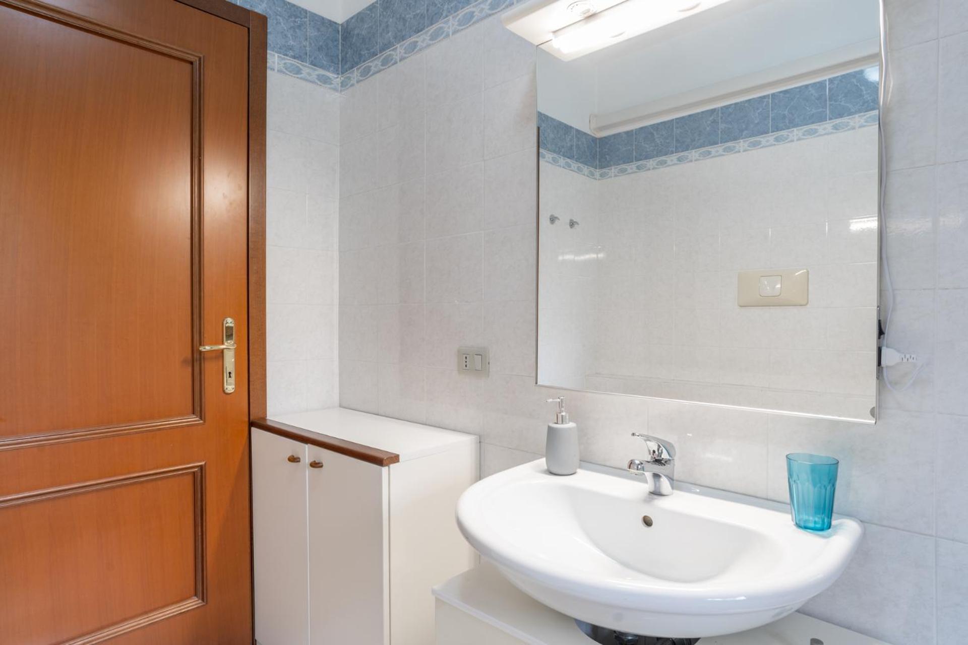 Spacious Bright Apartment Near City Center And Como Lake With Air Conditioning Lecco Kültér fotó